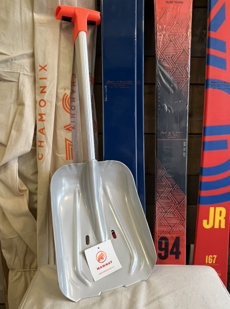 Pala Mammut Alugator